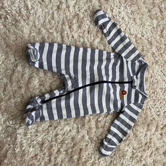 Newborn footies (8 of them) - Picture 7 of 9